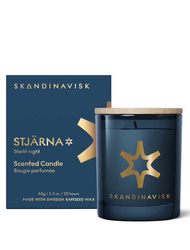 Skandinavisk STJÄRNA Duftkerze 65 g im dunkelblauen Glas mit goldenem Sternmotiv, Holzdeckel und Geschenkverpackung