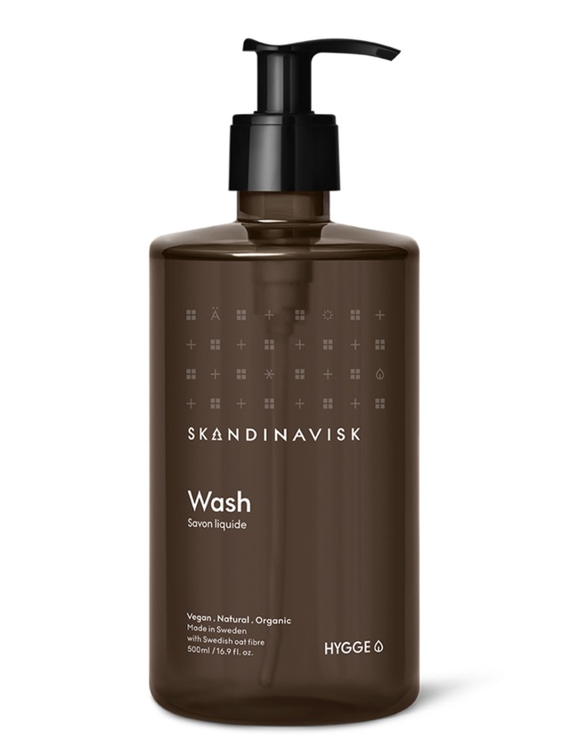 Skandinavisk HYGGE Hand & Body Wash 500 ml in brauner Pumpflasche – flüssige Seife für Hände und Körper