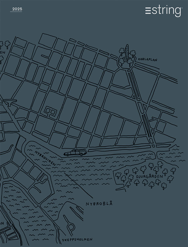 Der String Furniture Katalog 2025 lädt Sie ein, die Welt skandinavischer Wohnideen zu entdecken. Auf dem Titelblatt begrüßt Sie eine kunstvoll gezeichnete Stadtkarte von Stockholm, die den Auftakt zu einer inspirierenden Reise durch modernes Interior-Design bildet.