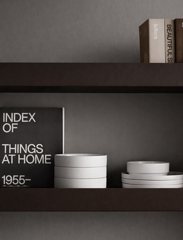 String Furniture Metallfachböden Dunkelbraun – für das String System