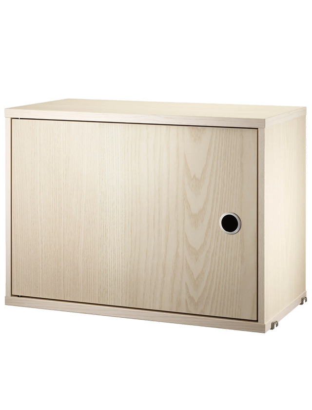 String Schrank mit Schwenktür aus Eschenholzfurnier – 58 cm
