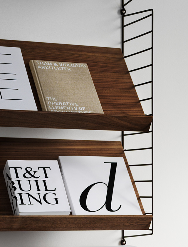String Magazinablage in Walnussfurnier für Ihr String Regalsystem, eleganter Zeitschriftenhalter