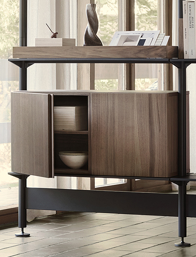 Pira G2 Regal System von String Furniture aus Schweden - Schrankelemente mit Schwenktür - Nussbaumfurnier