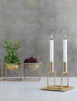 by Lassen Line Kerzenhalter in Messing mit Kubus Bowl in Messing und Beige